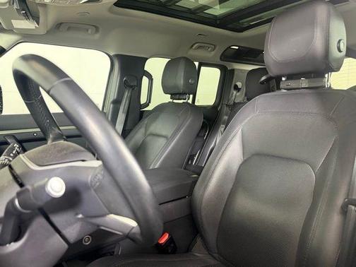 2023 Land Rover Defender 110 SE