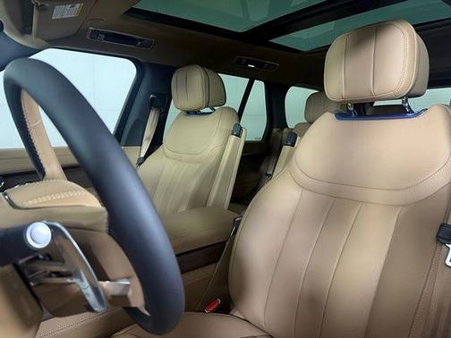 2026 Land Rover Range Rover P530 SE