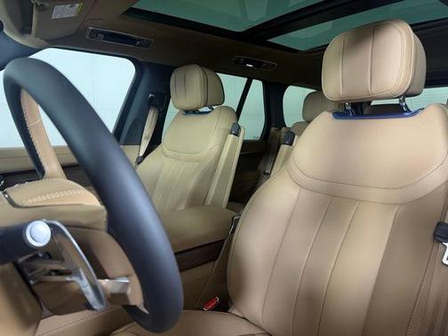 2026 Land Rover Range Rover P530 SE