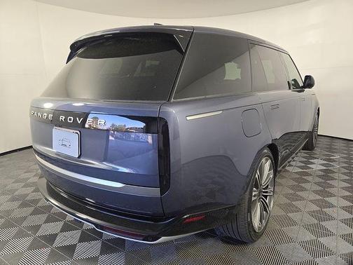 2026 Land Rover Range Rover P530 SE 7 Seat