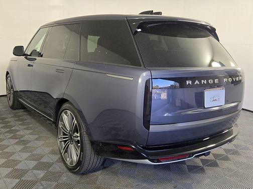 2026 Land Rover Range Rover P530 SE 7 Seat