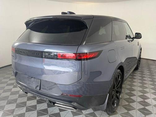 2025 Land Rover Range Rover Sport P360 SE