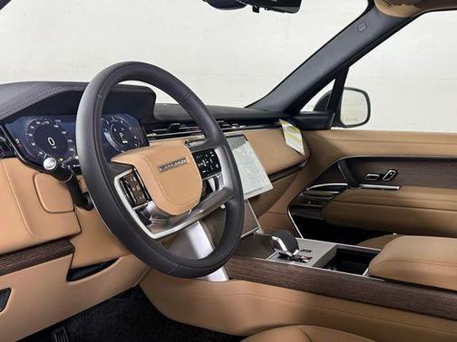 Eiger Grey 2025 Land Rover Range Rover P550e SE