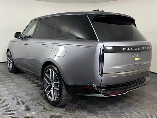 Eiger Grey 2025 Land Rover Range Rover P550e SE