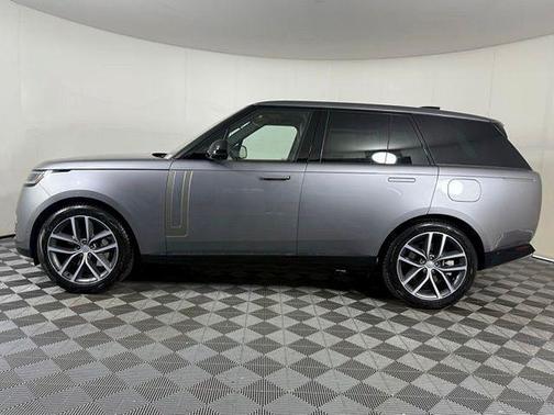 Eiger Grey 2025 Land Rover Range Rover P550e SE
