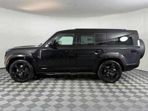 2025 Land Rover Defender P400 X-Dynamic SE