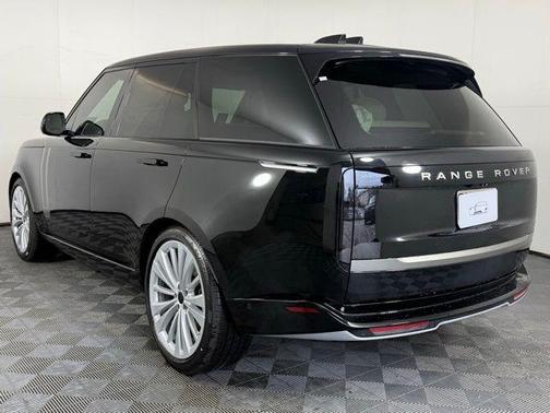 2026 Land Rover Range Rover P400 SE