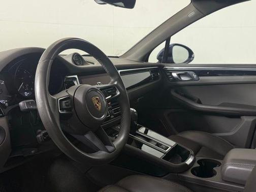 2023 Porsche Macan Base