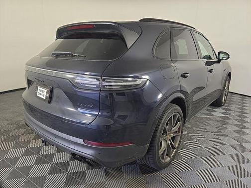 Moonlight Blue Metallic 2019 Porsche Cayenne Base