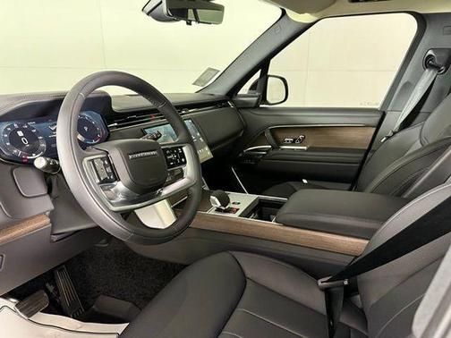 Fuji White 2026 Land Rover Range Rover P530 SE