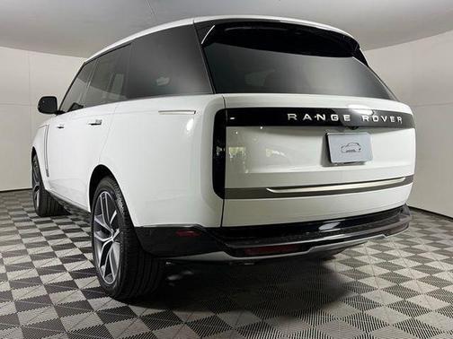 Fuji White 2026 Land Rover Range Rover P530 SE