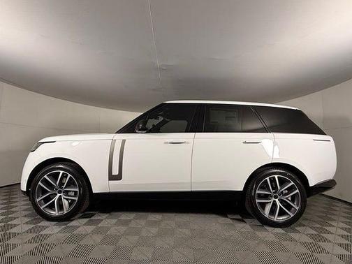 Fuji White 2026 Land Rover Range Rover P530 SE