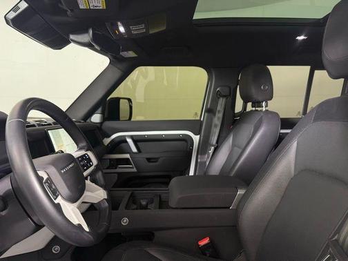 2023 Land Rover Defender X-Dynamic SE