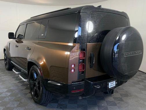 2023 Land Rover Defender X-Dynamic SE