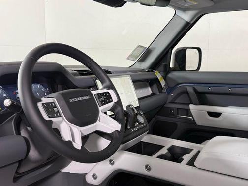 2026 Land Rover Defender P400 X-Dynamic SE