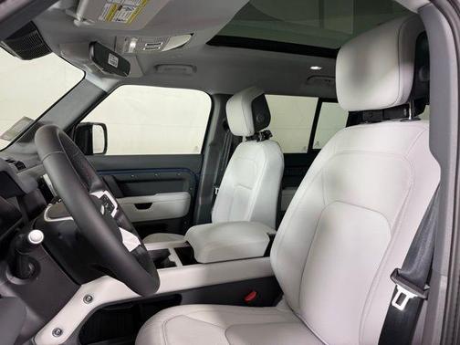 2026 Land Rover Defender P400 X-Dynamic SE