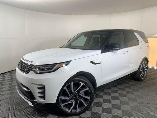 2025 Land Rover Discovery P300 Dynamic SE