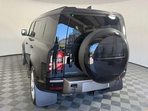2025 Land Rover Defender P400 X-Dynamic SE