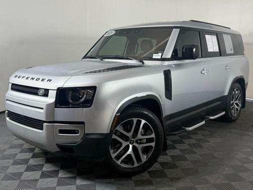 2023 Land Rover Defender SE