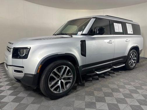 2023 Land Rover Defender SE