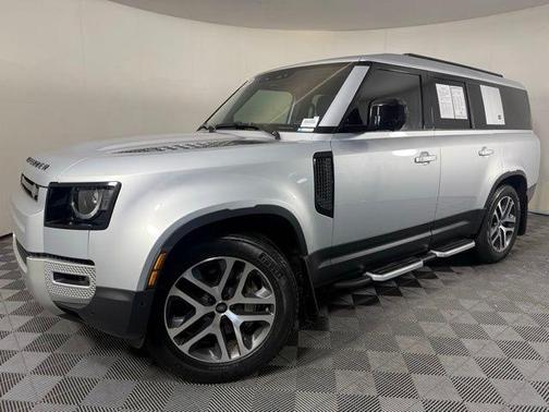 2023 Land Rover Defender SE