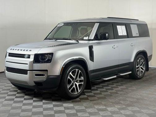 2023 Land Rover Defender SE