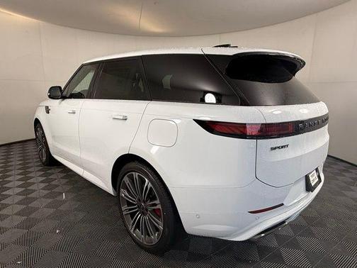 2025 Land Rover Range Rover Sport P460 Dynamic SE