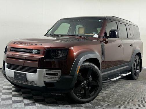 2023 Land Rover Defender SE