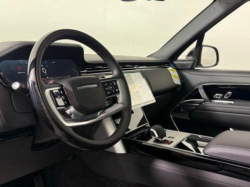 2025 Land Rover Range Rover P400 SE 7 Seat