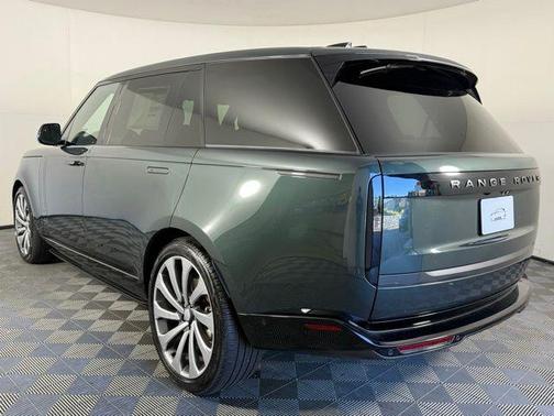 2025 Land Rover Range Rover P400 SE 7 Seat