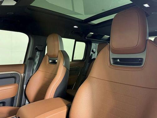 Petra Copper 2026 Land Rover Defender V8