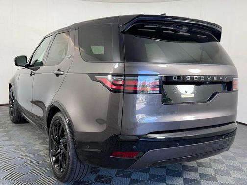 2025 Land Rover Discovery P300 Dynamic SE