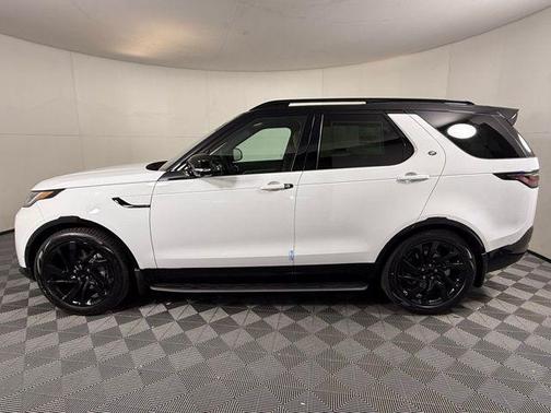 2025 Land Rover Discovery P300 Dynamic SE