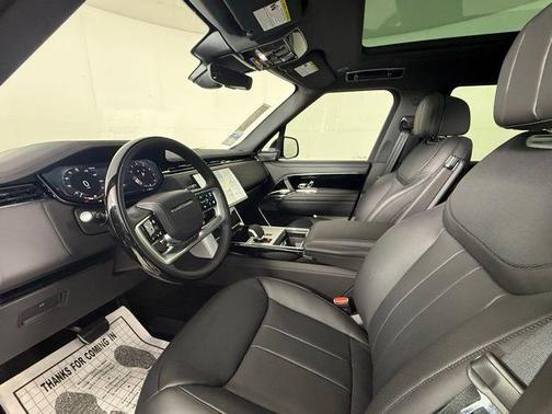 2025 Land Rover Range Rover P530 SE