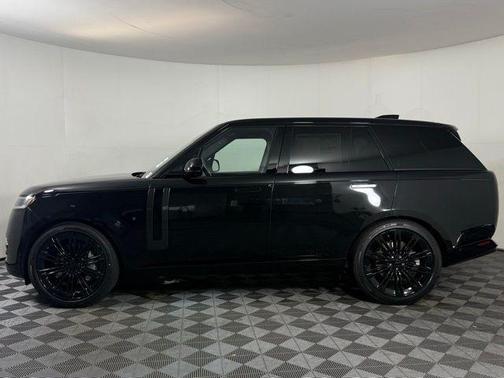 2026 Land Rover Range Rover SE