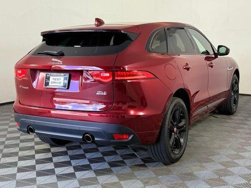 2017 Jaguar F-PACE 35t R-Sport