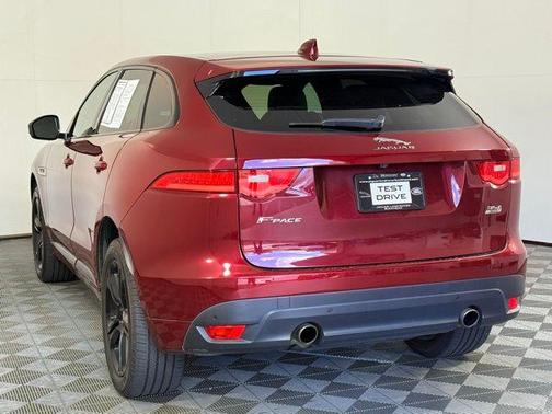 2017 Jaguar F-PACE 35t R-Sport