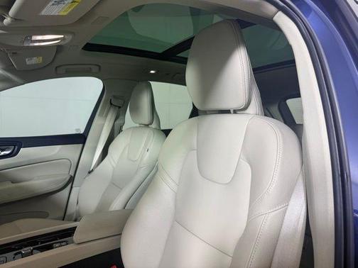 2025 Volvo XC60 B5 Core