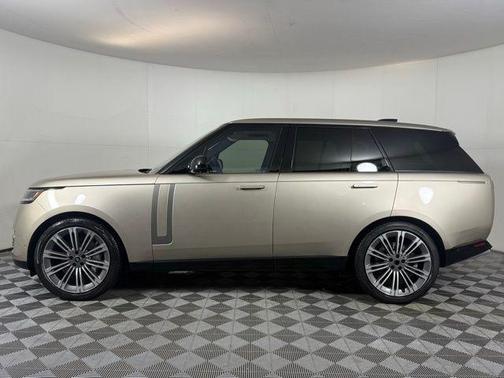 2023 Land Rover Range Rover P530 SE