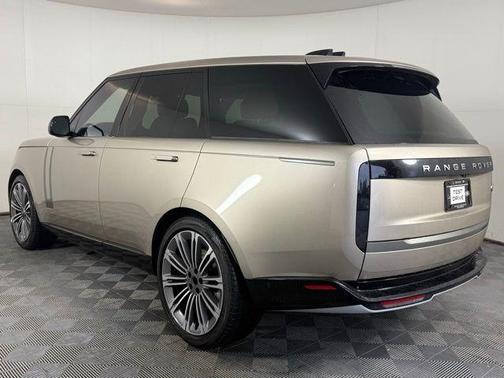 2023 Land Rover Range Rover P530 SE