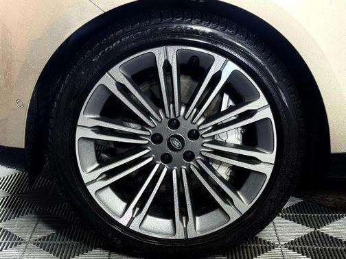 2023 Land Rover Range Rover P530 SE