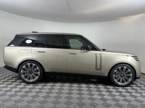 2023 Land Rover Range Rover P530 SE