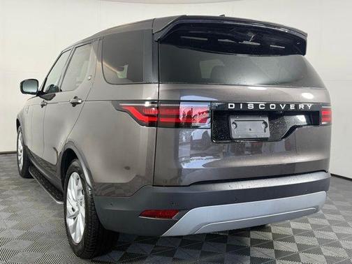 2025 Land Rover Discovery P300 S