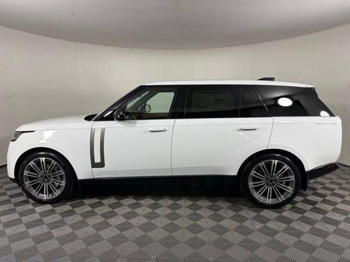 2025 Land Rover Range Rover P530 SE 7 Seat
