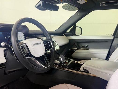 2025 Land Rover Range Rover Sport P360 SE