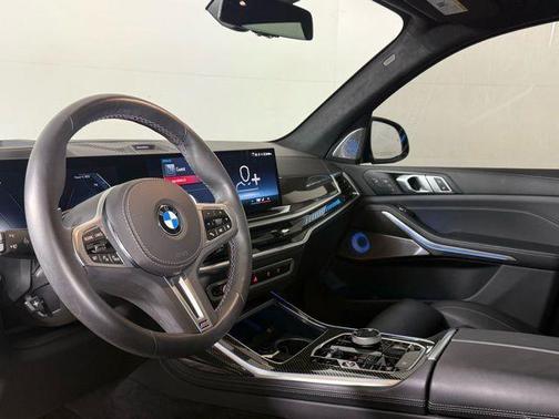 2025 BMW X7 M60i