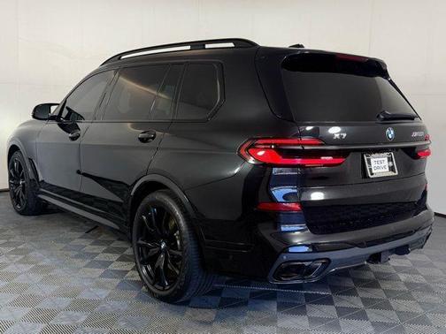 2025 BMW X7 M60i