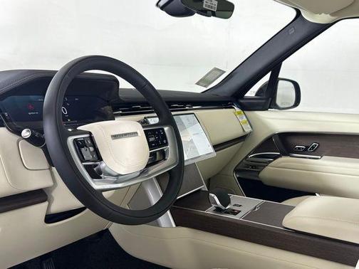 2025 Land Rover Range Rover P530 SE