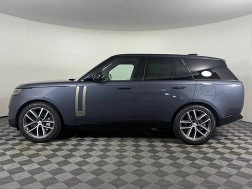 2025 Land Rover Range Rover P550e SE