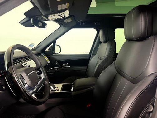 2025 Land Rover Range Rover P400 SE 7 Seat